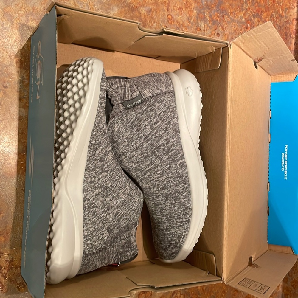 Skechers On-The-Go City 3.0 Sensible Gray Women’s size 7 Shoes New in Box